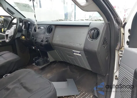 2015 Ford F250 Xl z USA, uszkodzony, nr VIN 1FT7X2AT2FEA31504